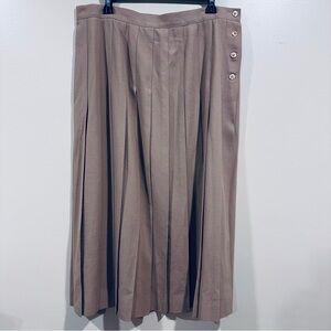 Vintage Talbots pleated wool skirt. Size 18.